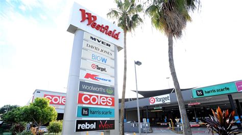 are shopping centres open on good friday